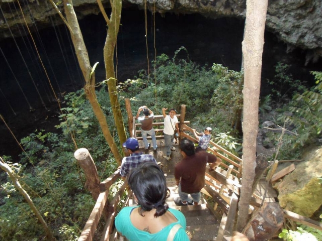 Descent to the cenote 